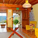 Aparthotel Rural Atxurra 3*