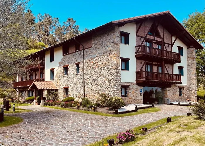 Aparthotel Rural Atxurra 3*